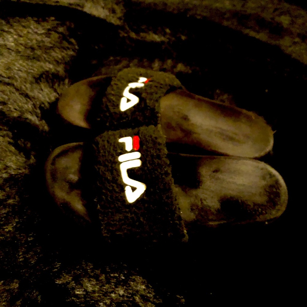 Fila slides - Picture 3 of 3